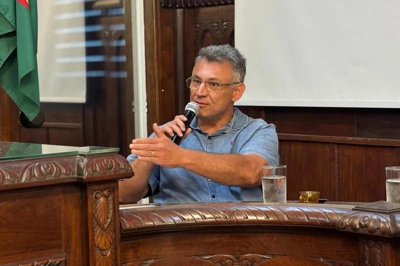 O vereador Eduardo Borgo (Novo) é o autor da denúncia que pede a cassação do mandato da prefeita